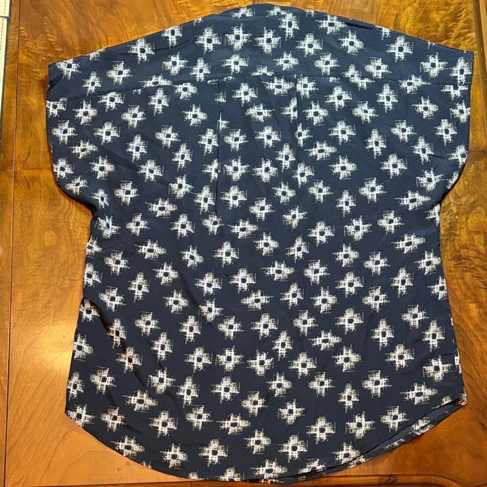 Women's Patterned Blouse - Picture 2 of 5